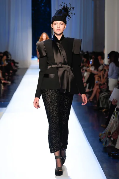 Look 23